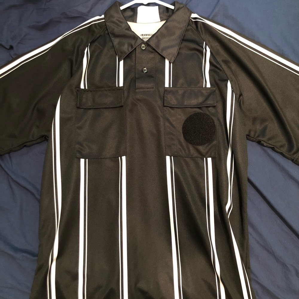 Men’s Soccer Referee Jersey - Black size Medium